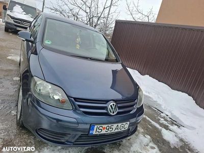 Second-hand VW Golf V Comfortline 140 CP (102 kW) 2007 Culoarealb Hatchback