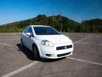 Alb Utilizat 2013 Fiat Grande Punto Hatchback | 4.499 EUR