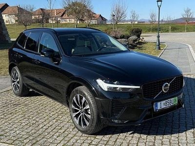 Second-hand Volvo XC60 Inscription 197 CP (144 kW) 2022 Culoarenegru SUV