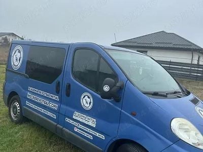 Second-hand Opel Vivaro 114 CP (83 kW) 2009 Culoarealbastru Monovolum