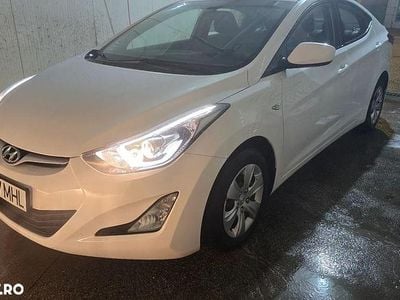 Second-hand Hyundai Elantra 132 CP (97 kW) 2015 Culoarealb Berlinǎ