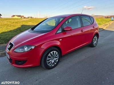 Culoarerosu Utilizat 2005 Seat Altea Hatchback | 2.700 EUR