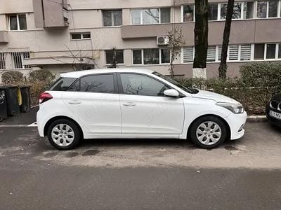 Second-hand Hyundai i20 75 CP (55 kW) 2016 Alb Hatchback