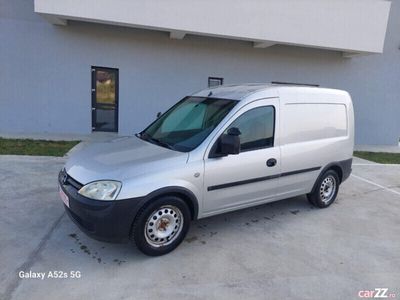 second-hand Opel Combo 2009, 1.3 motorina = rate cu buletinul