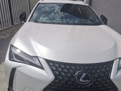 Lexus UX 250h