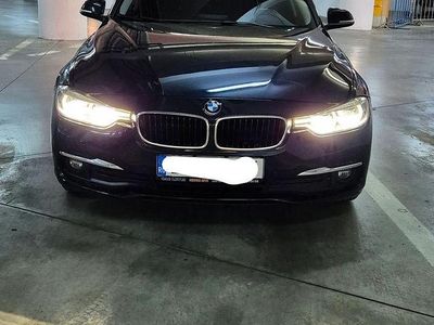 Culoarealbastru Utilizat 2015 BMW 318 Advantage Break | 9.499 EUR (Puțin scump)