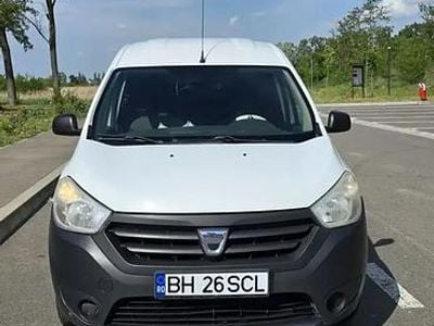 Alb Utilizat 2013 Dacia Dokker Monovolum | 3.200 EUR (Scump)