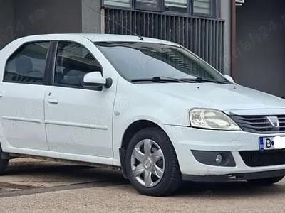 Second-hand Dacia Logan 75 CP (55 kW) 2011 Alb Berlinǎ