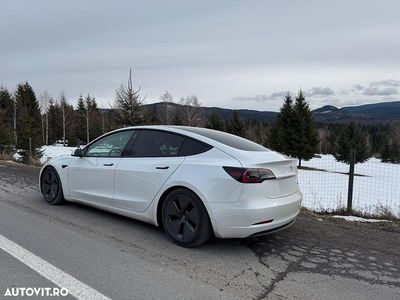 Second-hand Tesla Model 3 366 kW (498 CP) 2023 Culoarealb Berlinǎ