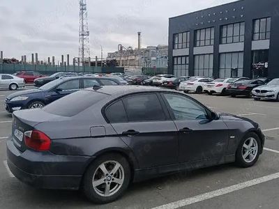 Second-hand BMW 320 163 CP (119 kW) 2005 Berlinǎ