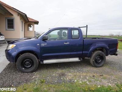 second-hand Toyota HiLux 4x4 Extra Cab