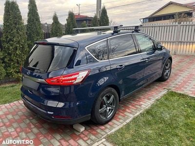 Culoarealbastru Utilizat 2017 Ford S-MAX S Monovolum | 9.500 EUR (Preț OK)