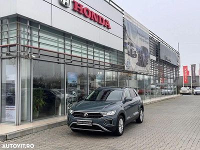 Culoarealbastru Utilizat 2022 VW T-Roc SUV | 17.489 EUR (Preț OK)