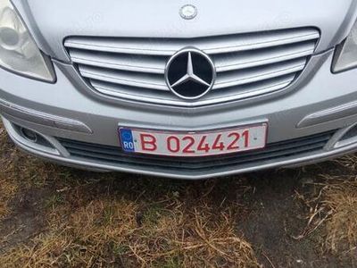 Mercedes B200