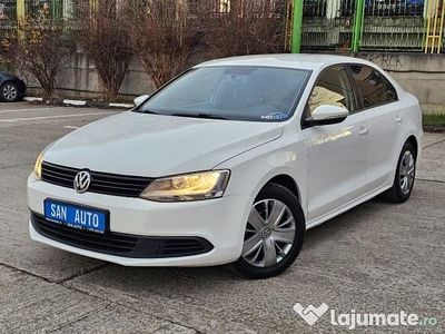 Alb Utilizat 2012 VW Jetta Berlinǎ | 4.490 EUR (Preț bun)