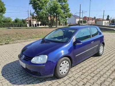 Utilizat 2005 VW Golf V Hatchback | 1.900 EUR
