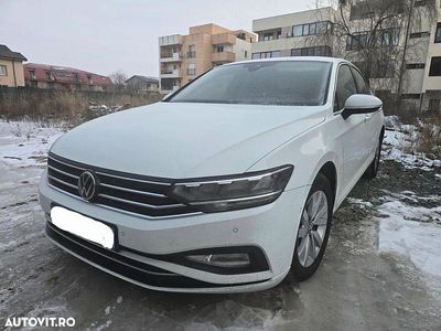 Culoarenegru Utilizat 2022 VW Passat Elegance Berlinǎ | 14.900 EUR (Super Preț)