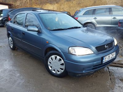 second-hand Opel Astra 1.6i impecabil