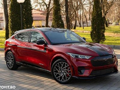 Second-hand Ford Mustang Mach-E 358 kW (487 CP) 2022 Culoarerosu SUV