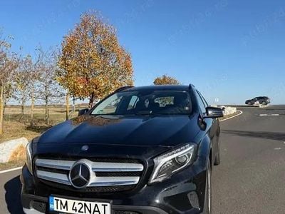 Second-hand Mercedes GLA200 136 CP (100 kW) 2015 Negru SUV