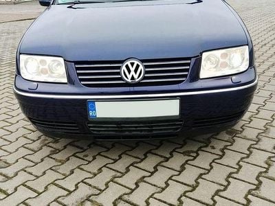Culoarealbastru Utilizat 2003 VW Bora Berlinǎ | 1.950 EUR (Super Preț)
