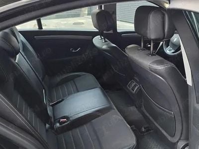 Second-hand Renault Laguna III 110 CP (80 kW) 2011 Negru Berlinǎ