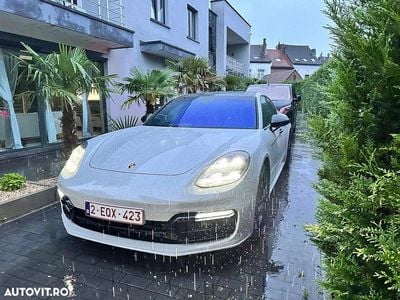 Second-hand Porsche Panamera 330 CP (242 kW) 2018 Culoarealb Berlinǎ