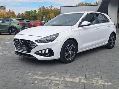 Second-hand Hyundai i30 110 CP (80 kW) 2021 Culoarealb Hatchback