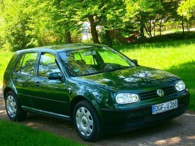 Second-hand VW Golf IV 75 CP (55 kW) 2001 Verde Hatchback
