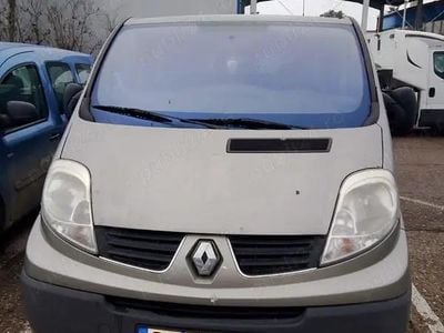 Gri Utilizat 2014 Renault Trafic Monovolum | 11.000 EUR (Puțin scump)
