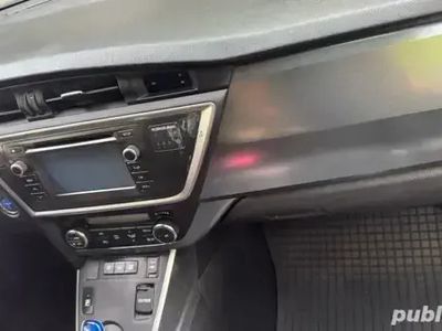 Toyota Auris Hybrid