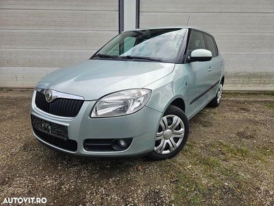 Culoareverde Utilizat 2010 Skoda Fabia Cool Edition Hatchback | 2.999 EUR (Preț OK)