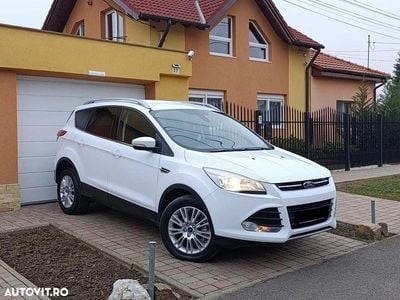 Second-hand Ford Kuga 140 CP (102 kW) 2013 Culoarealb SUV