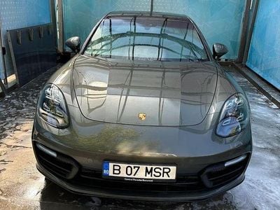 Second-hand Porsche Panamera 4 330 CP (242 kW) 2022 Culoareverde Berlinǎ
