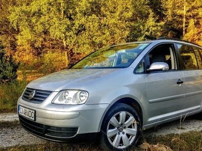 Second-hand VW Touran 101 CP (74 kW) 2005 Gri Monovolum