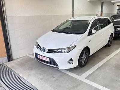 Toyota Auris Hybrid