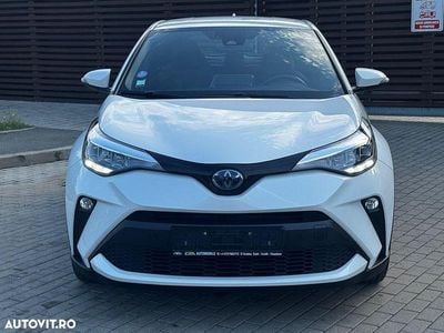 Second-hand Toyota C-HR Style 184 CP (135 kW) 2022 Culoarealb SUV