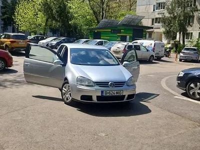 Argintiu Second-hand 2009 VW Golf Coupe | 3.999 EUR (Preț OK)
