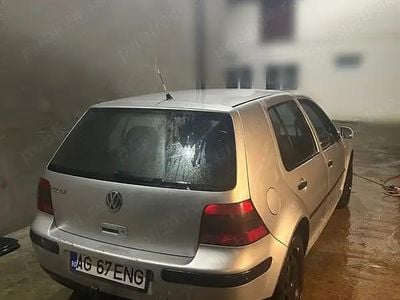 Gri Utilizat 2002 VW Golf IV Hatchback | 1.500 EUR (Preț OK)