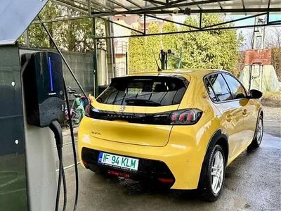 Second-hand Peugeot e-208 147 kW (200 CP) 2020 Auriu Hatchback