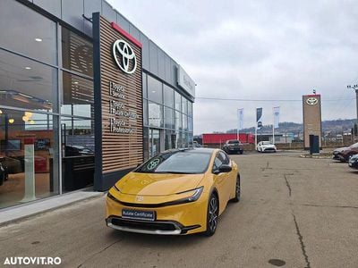 Second-hand Toyota Prius 223 CP (164 kW) 2023 Culoaregalbeuriu Hatchback
