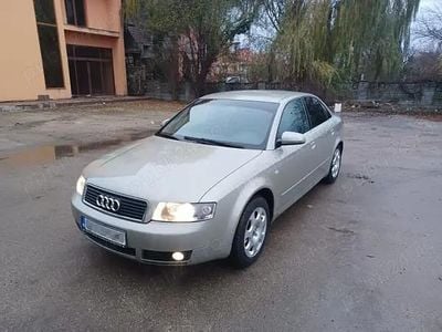 Argintiu Utilizat 2004 Audi A4 Berlinǎ | 2.350 EUR (Puțin scump)