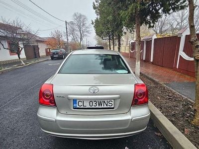 Culoareargint Utilizat 2006 Toyota Avensis Berlinǎ | 2.500 EUR