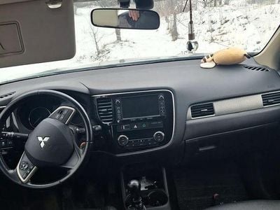 Culoaregri Utilizat 2013 Mitsubishi Outlander Instyle SUV | 9.790 EUR (Puțin scump)