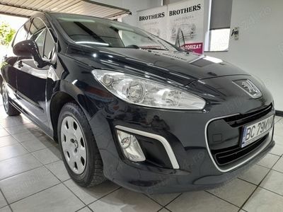 second-hand Peugeot 308 Euro 5 Facelift 2012 HDI 1.6 Hatchback