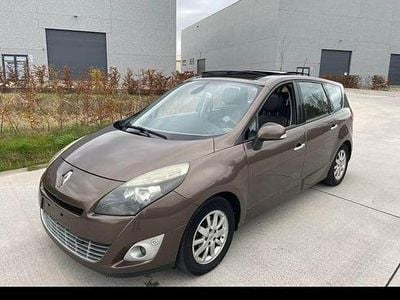 Second-hand Renault Grand Scénic III Dynamique 130 CP (95 kW) 2010 Culoaremaro Monovolum