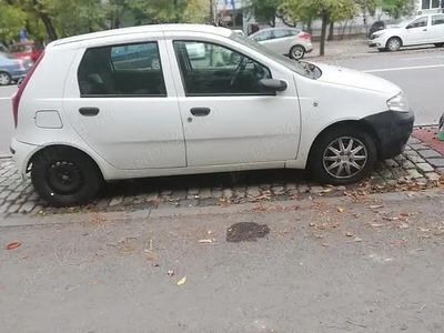 Alb Utilizat 2006 Fiat Punto Hatchback | 600 EUR