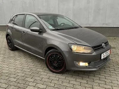Gri Utilizat 2010 VW Polo Team Hatchback | 3.500 EUR