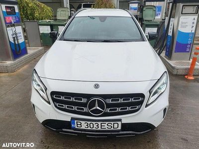 Mercedes GLA220