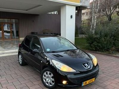 Negru Utilizat 2011 Peugeot 206+ Hatchback | 1.600 EUR